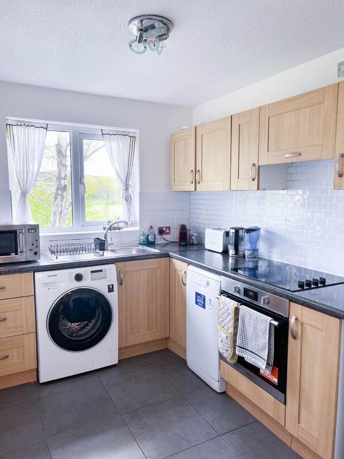 Lovely 2 Bedroom Flat With Free Parking, Great Transport Links To Central London, The Excel Centre, Canary Wharf And The O2! Extérieur photo